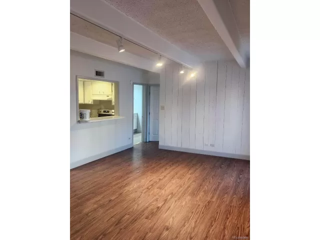 MLS: 3087818 Condo For Sale