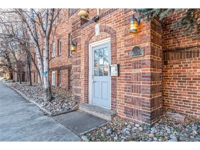 MLS: 3089900 Condo For Sale