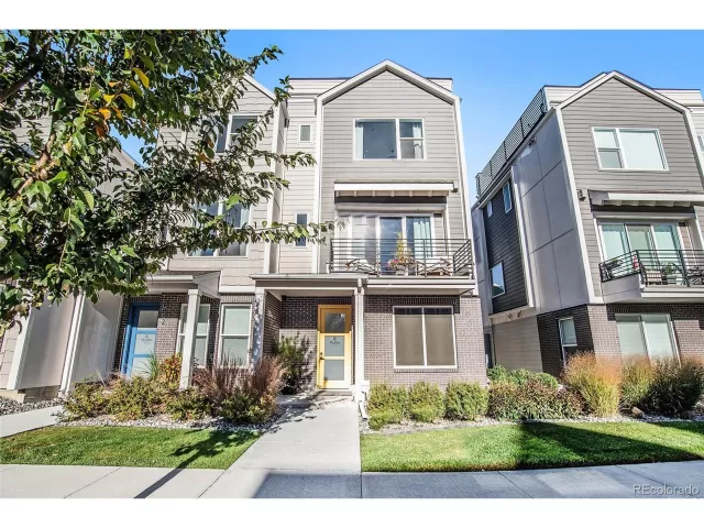 MLS: 3096663 Condo For Sale