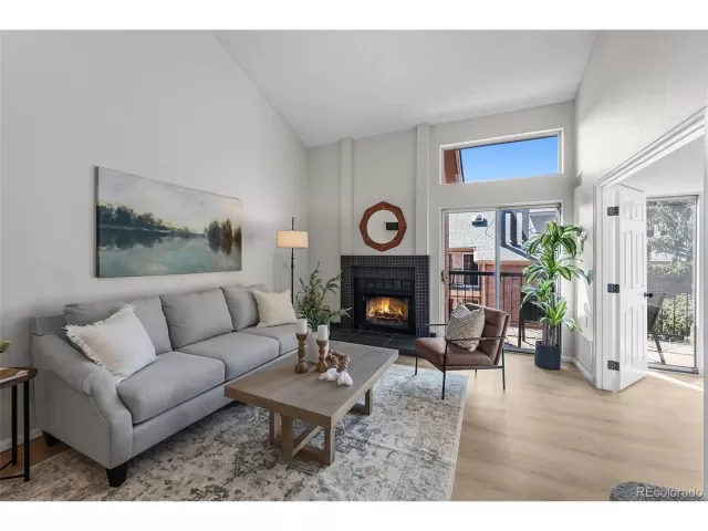 MLS: 3098056 Condo For Sale