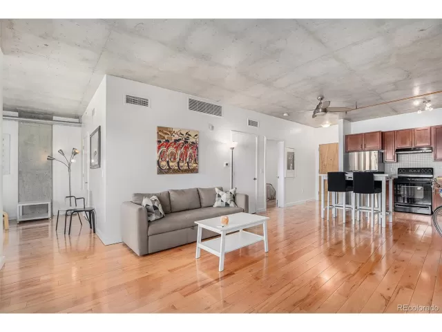MLS: 3099467 Condo For Sale