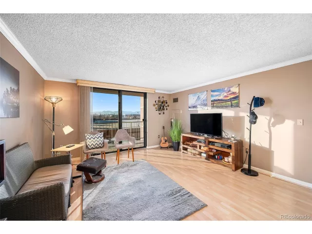 MLS: 3100739 Condo For Sale