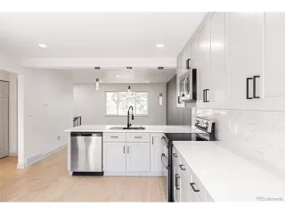 Photo #4: 3104359 Listing