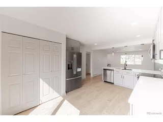 Photo #5: 3104359 Listing