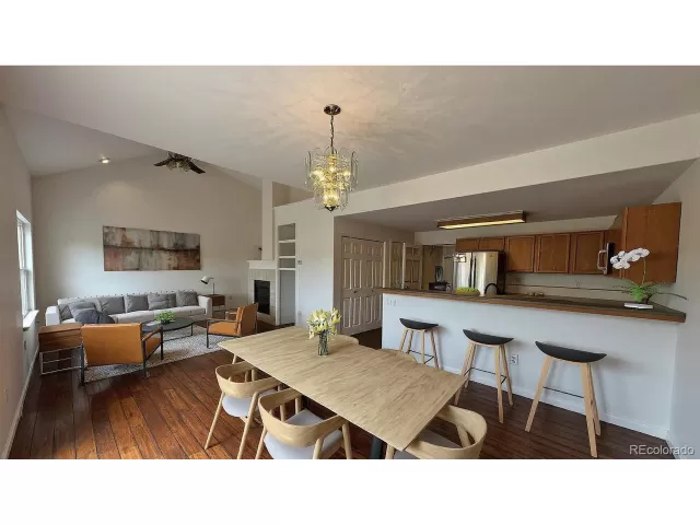 MLS: 3105599 Condo For Sale