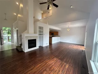 Photo #6: 3105599 Listing