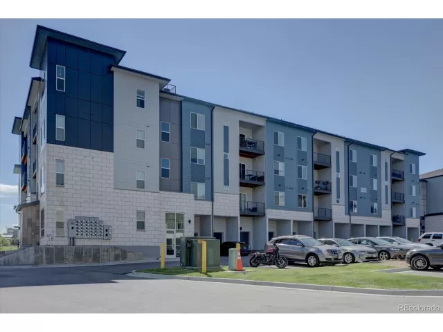 MLS: 3105922 Condo For Sale