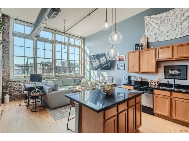 MLS: 3109907 Condo For Sale