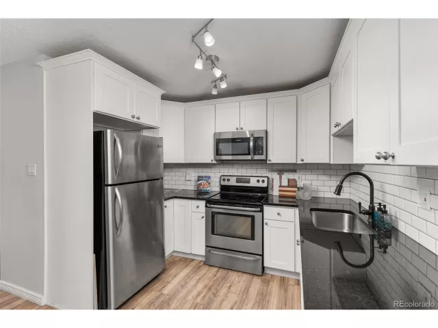 MLS: 3126333 Condo For Sale