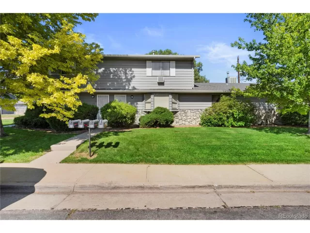 MLS: 3132757 Condo For Sale