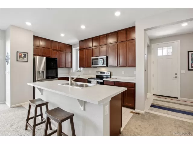 MLS: 3137778 Condo For Sale