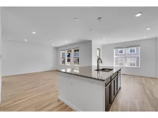 Photo #5: 3139793 Listing