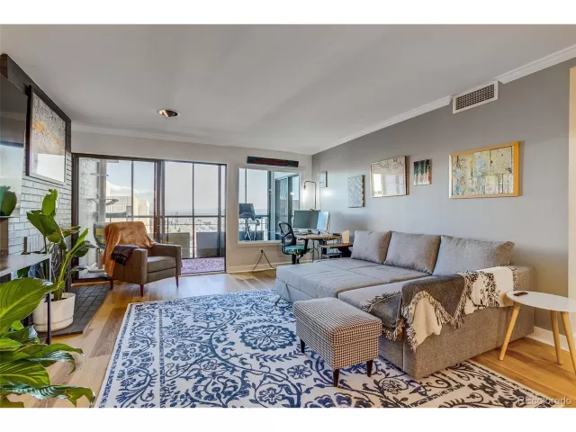 MLS: 3141081 Condo For Sale