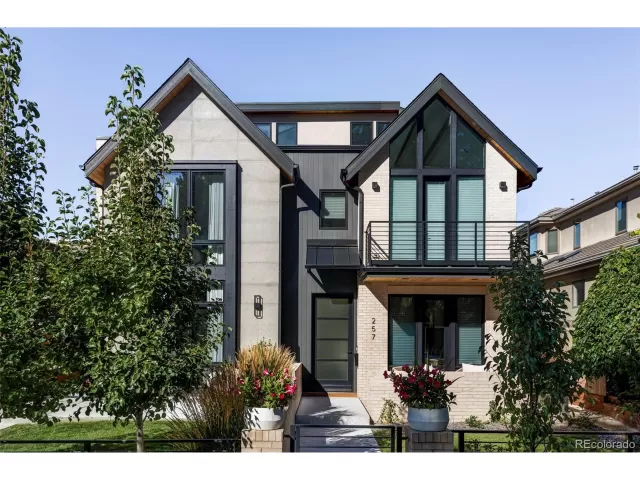 MLS: 3146481 Condo For Sale