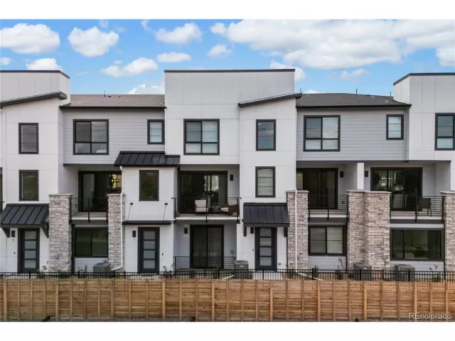 MLS: 3147075 Condo For Sale