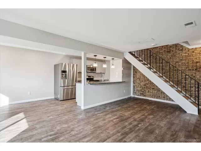 MLS: 3161831 Condo For Sale