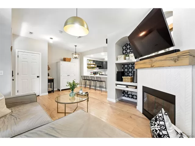 MLS: 3167794 Condo For Sale