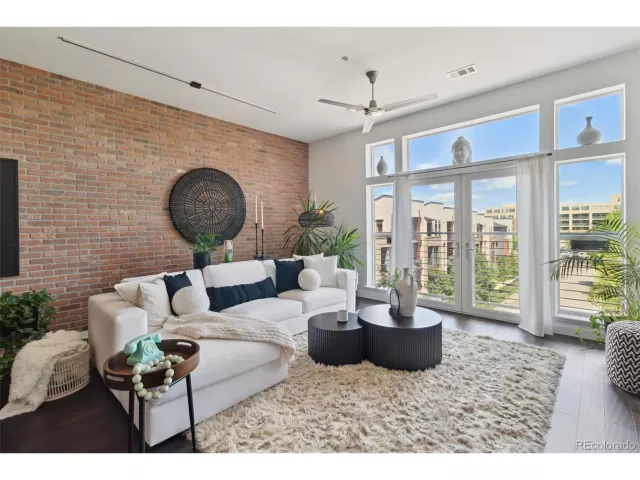 MLS: 3174018 Condo For Sale