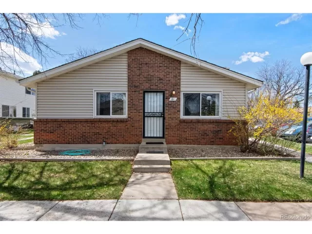 MLS: 3181376 Condo For Sale