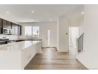 Photo #3: 3182801 Listing