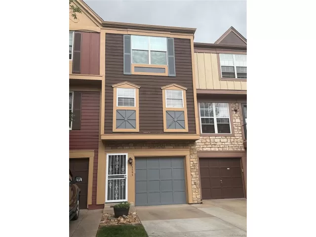 MLS: 3193431 Condo For Sale