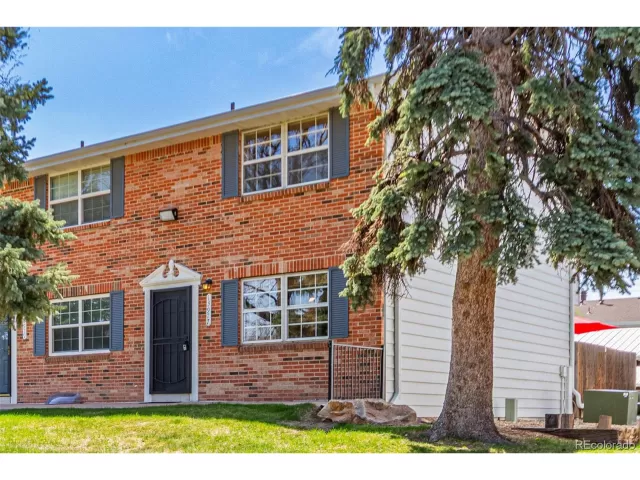 MLS: 3207240 Condo For Sale