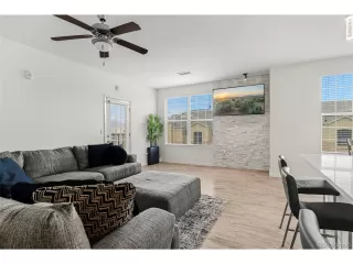Photo #5: 3209251 Listing