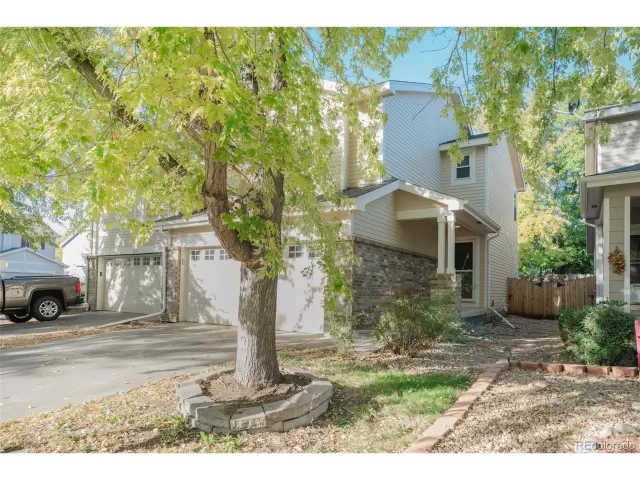 MLS: 3215528 Condo For Sale