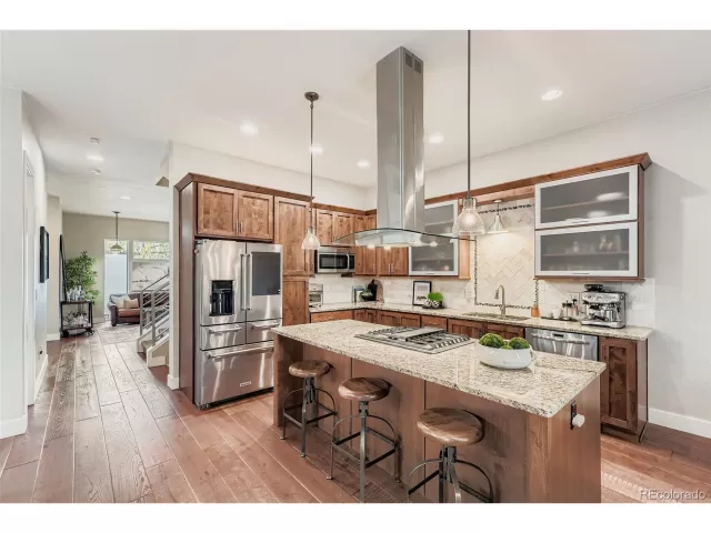 MLS: 3221375 Condo For Sale