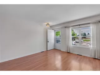 Photo #4: 3227927 Listing