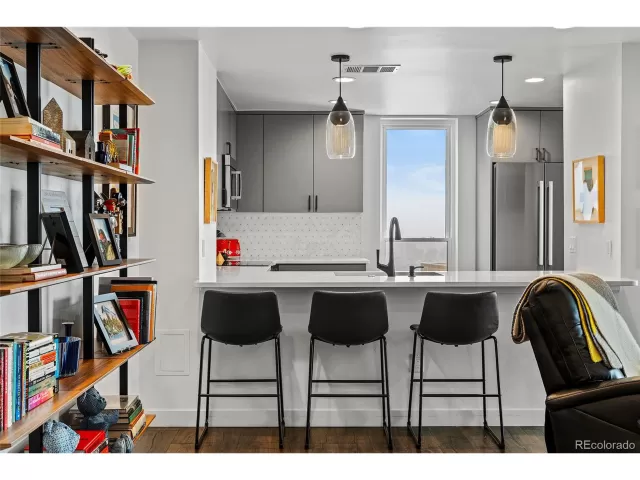 MLS: 3230985 Condo For Sale