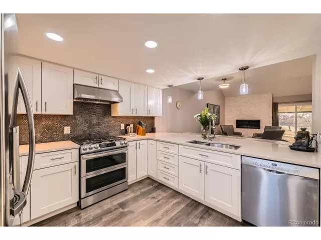 MLS: 3231839 Condo For Sale