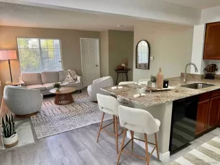 Photo #6: 3235055 Listing