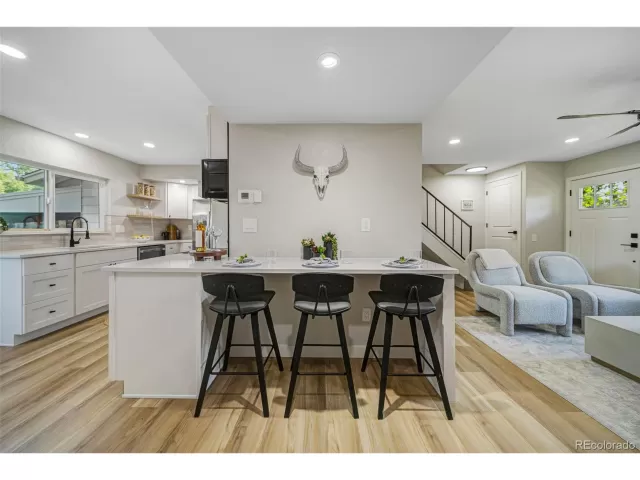 MLS: 3237730 Condo For Sale