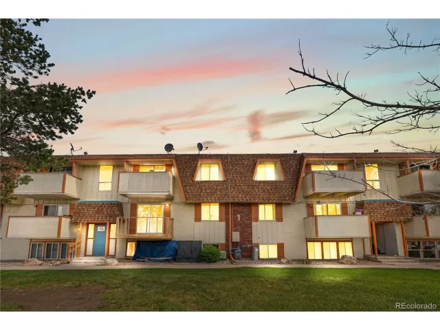 MLS: 3261600 Condo For Sale