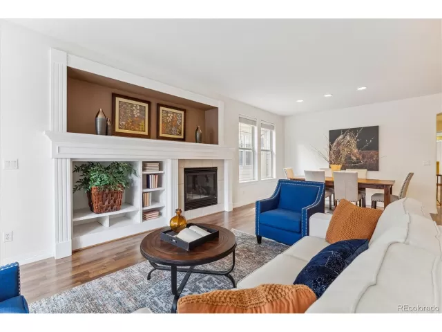 MLS: 3273594 Condo For Sale