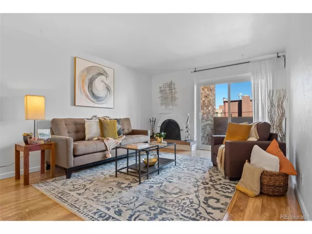 MLS: 3274272 Condo For Sale