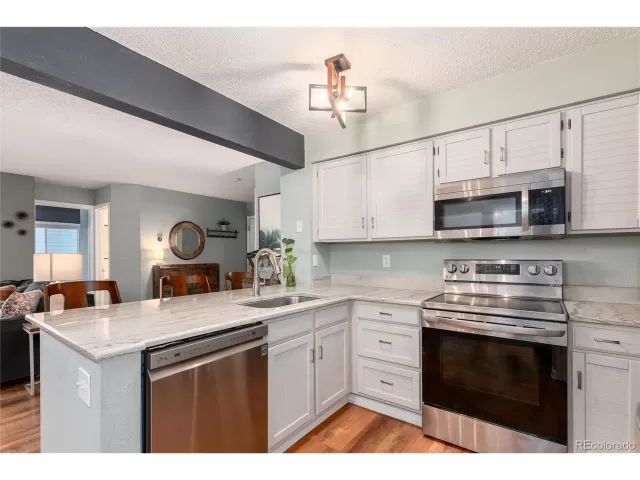 MLS: 3276875 Condo For Sale