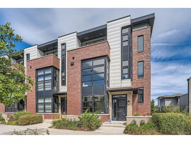 MLS: 3278167 Condo For Sale