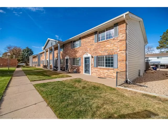 MLS: 3286741 Condo For Sale