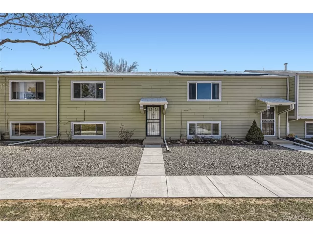 MLS: 3298353 Condo For Sale