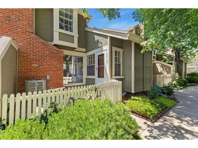 MLS: 3299346 Condo For Sale
