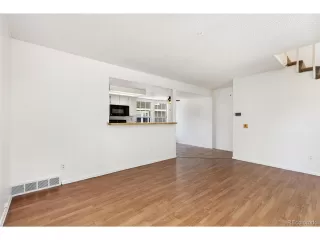 Photo #2: 3299346 Listing 