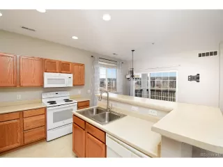 Photo #3: 3299967 Listing