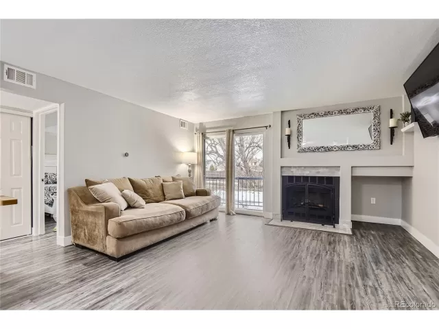 MLS: 3301065 Condo For Sale