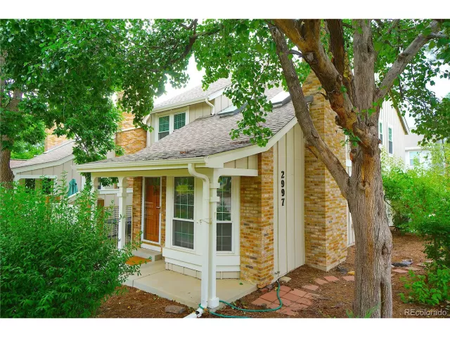 MLS: 3304998 Condo For Sale