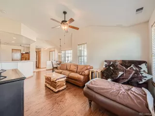 Photo #6: 3305882 Listing