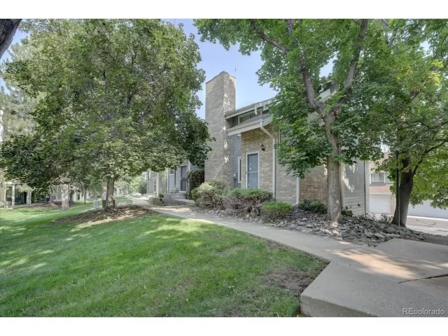 MLS: 3307346 Condo For Sale