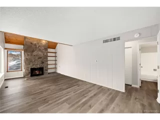 Photo #5: 3307509 Listing