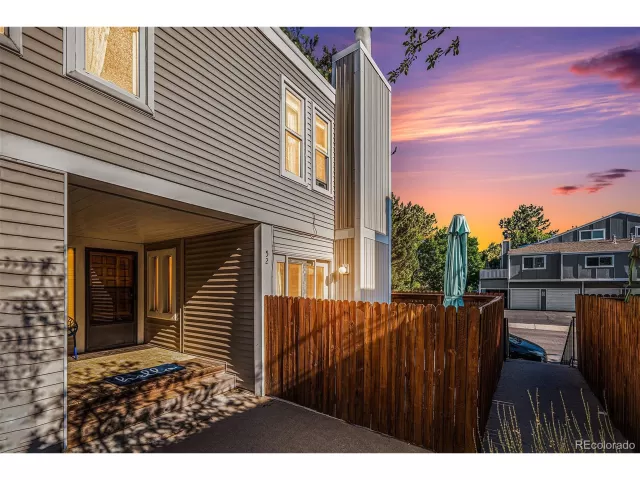 MLS: 3308056 Condo For Sale